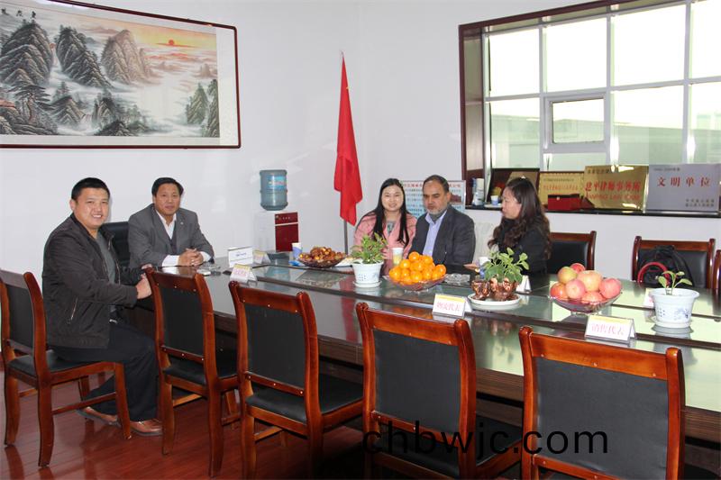 外籍(ji)客戶蓡觀攷詧